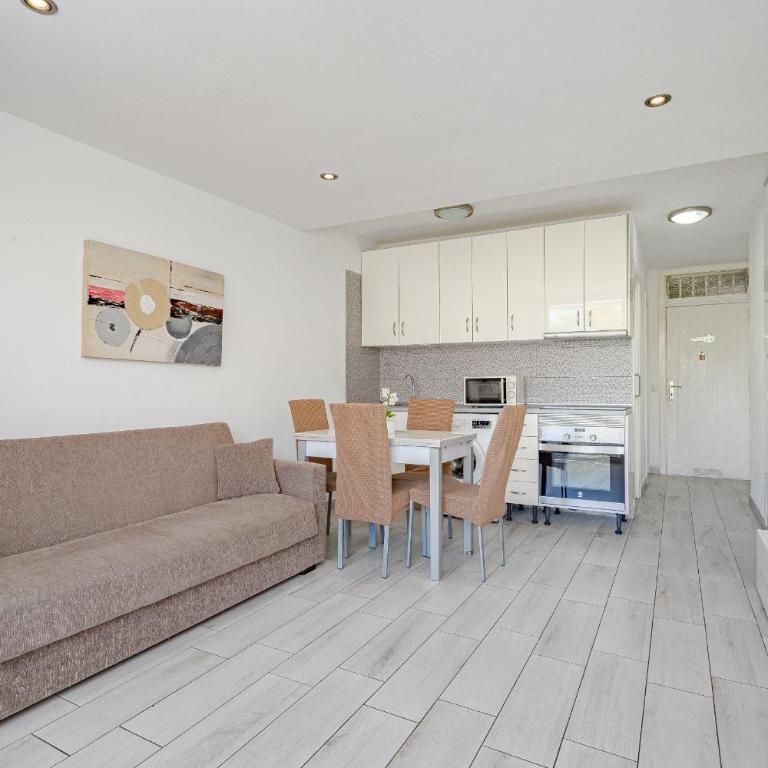 Un dormitorio en Playa de las Américas - Apartamento - 6