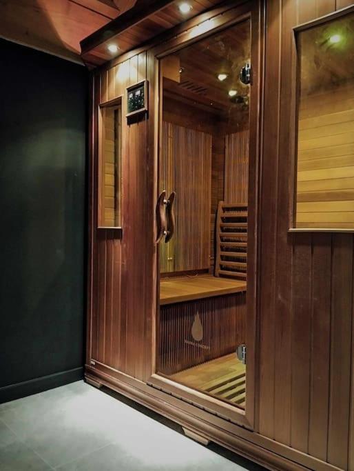 LE COCON l'unique expérience Cinéma room de la Grange Savoyarde 1km du Lac d'Annecy - Appartement 1 Chambre - 13