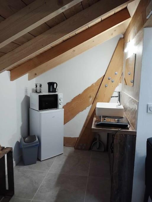 LE COCON l'unique expérience Cinéma room de la Grange Savoyarde 1km du Lac d'Annecy - Appartement 1 Chambre - 19