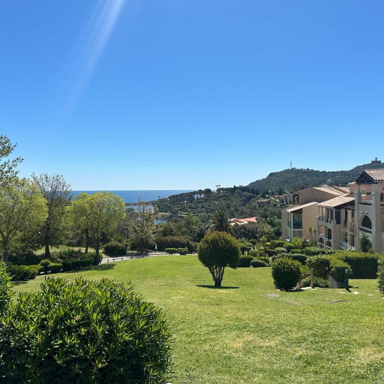 Cap ESTEREL Village , AGAY 4prs Climatisé-WIFI-Parking INCLUS - Apartment mit 1 Schlafzimmer - 58