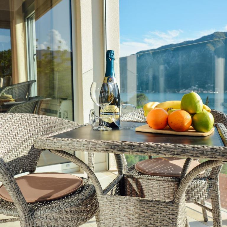 Sea view apartment for 4 - Two-Bedroom Apartment - 5