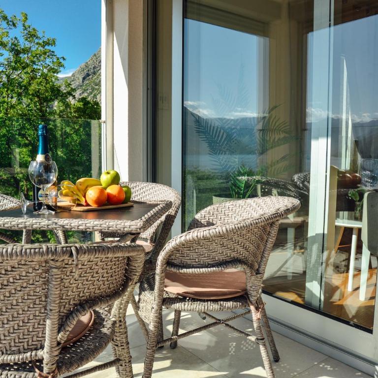 Sea view apartment for 4 - Two-Bedroom Apartment - 43