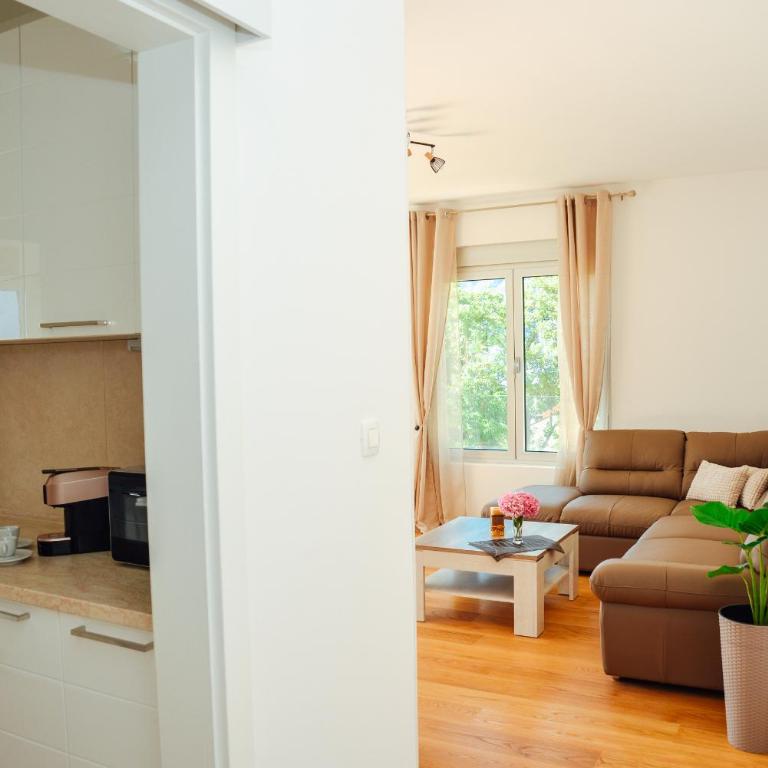 Sea view apartment for 4 - Two-Bedroom Apartment - 47