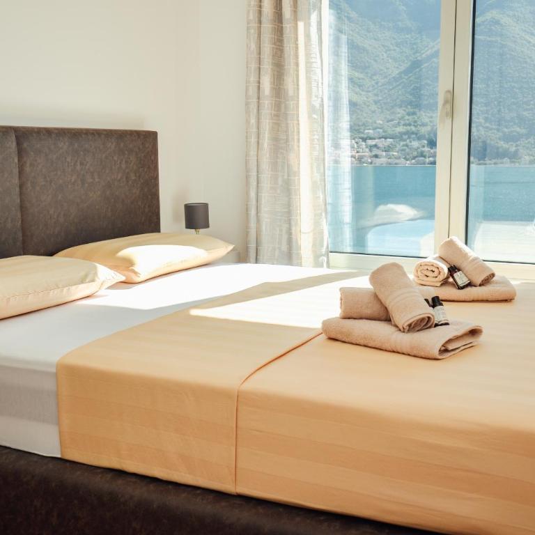 Sea view apartment for 4 - Two-Bedroom Apartment - 30