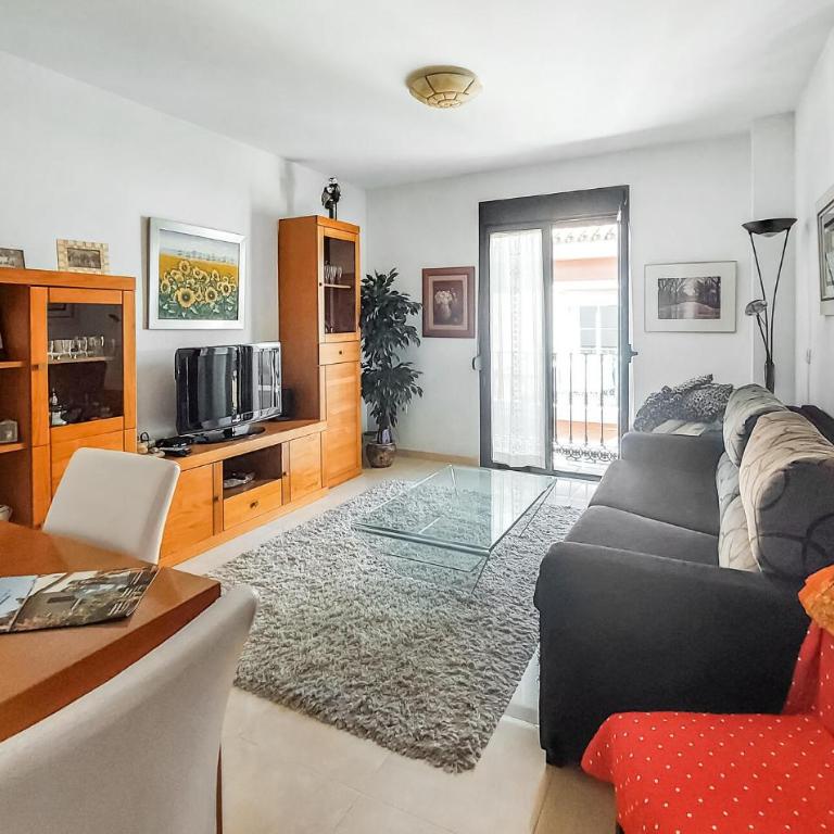 2 Bedroom Beautiful Apartment In Fuengirola - Apartamento de 2 dormitorios - 2