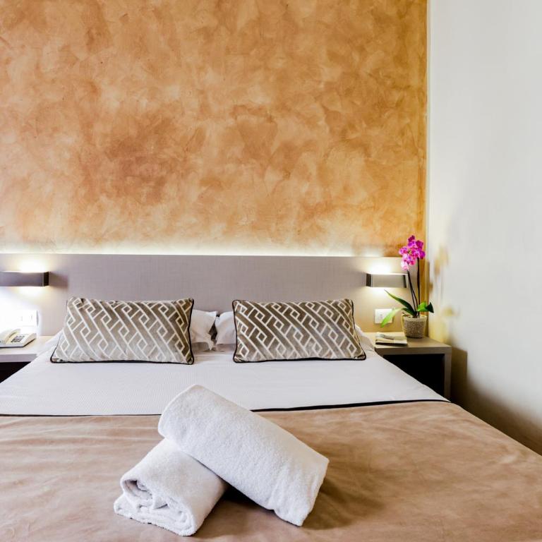 Albergo Firenze - Camera Matrimoniale/Doppia con Letti Singoli - 2