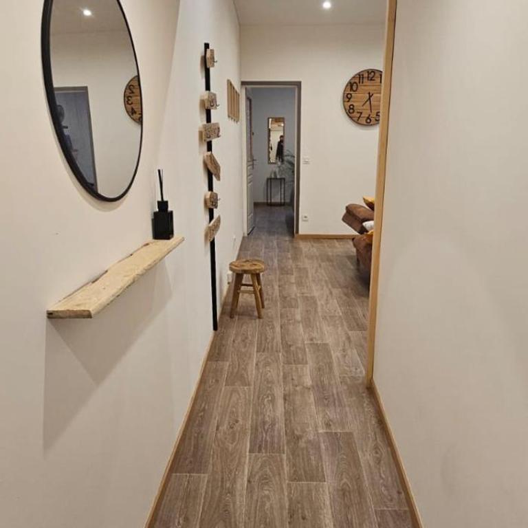 Le Refuge T3 centre ville 63m2 pied des montagnes - Two-Bedroom Apartment - 20