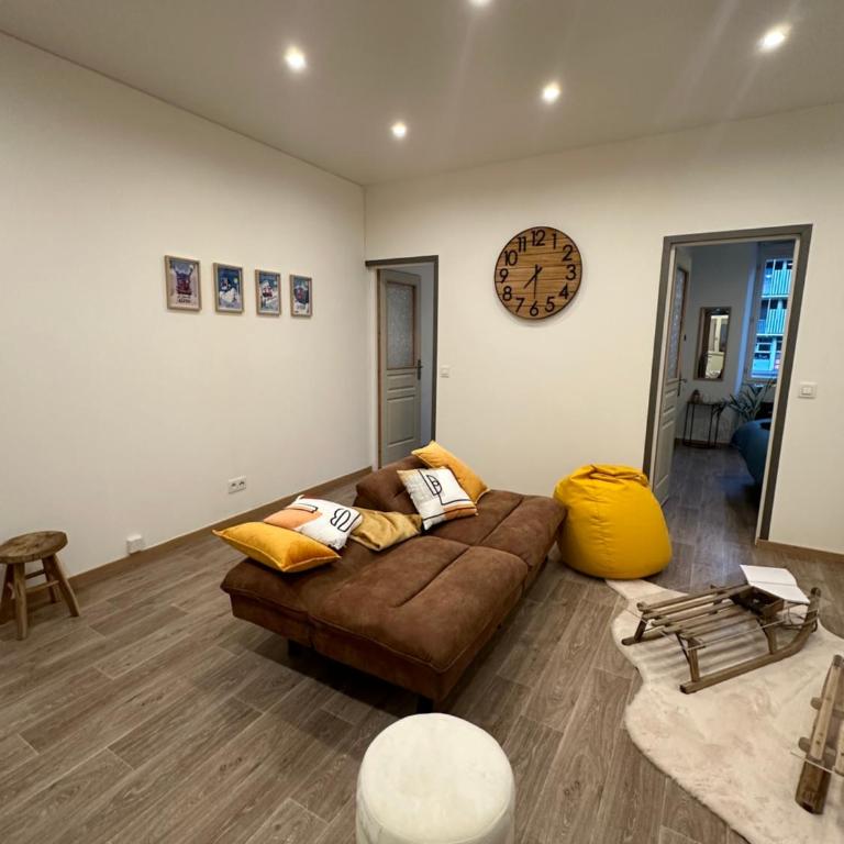 Le Refuge T3 centre ville 63m2 pied des montagnes - Two-Bedroom Apartment - 5