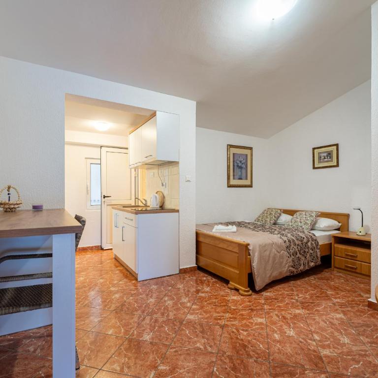 Villa Jadranka Sutomore - Apartman sa Pogledom na Vrt - 7