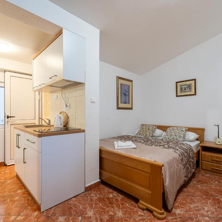 Villa Jadranka Sutomore - Apartman sa Pogledom na Vrt - 5