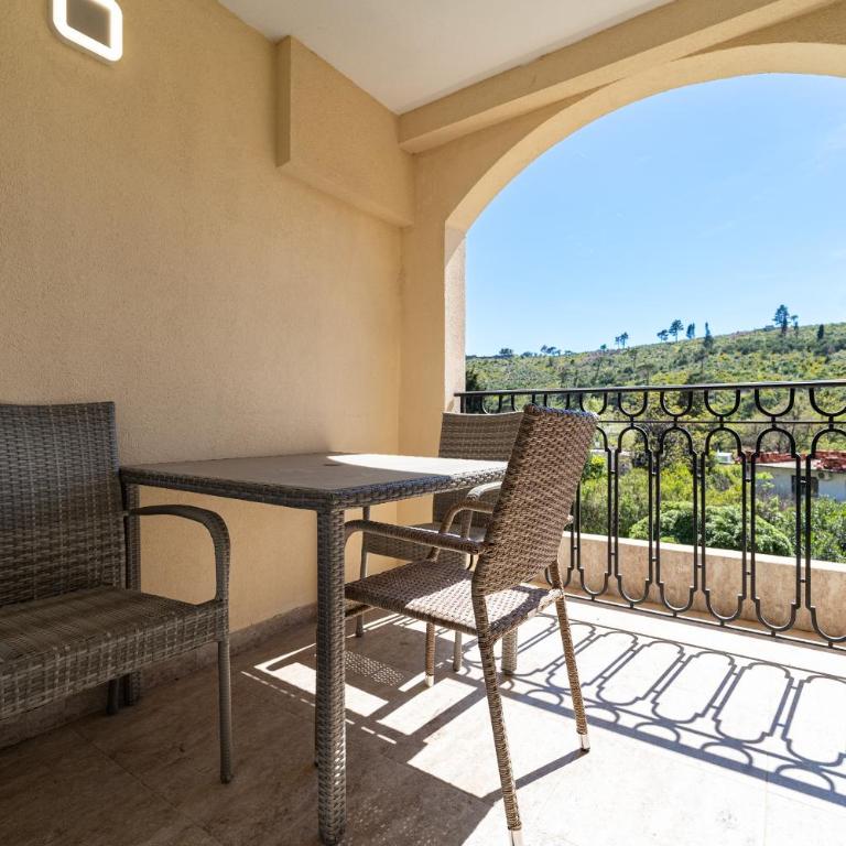Villa Jadranka Sutomore - Apartman sa Pogledom na Vrt - 6