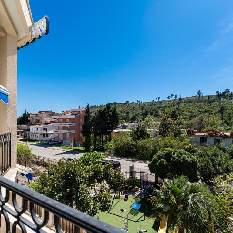 Villa Jadranka Sutomore - Apartman sa Pogledom na Vrt - 1