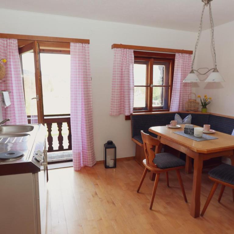 Ferienwohnungen „Zum Bauern“ - Apartment mit Blick auf die Berge - 3