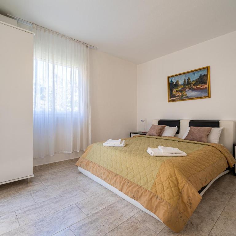 Villa Jadranka Sutomore - Apartman sa Terasom - 2