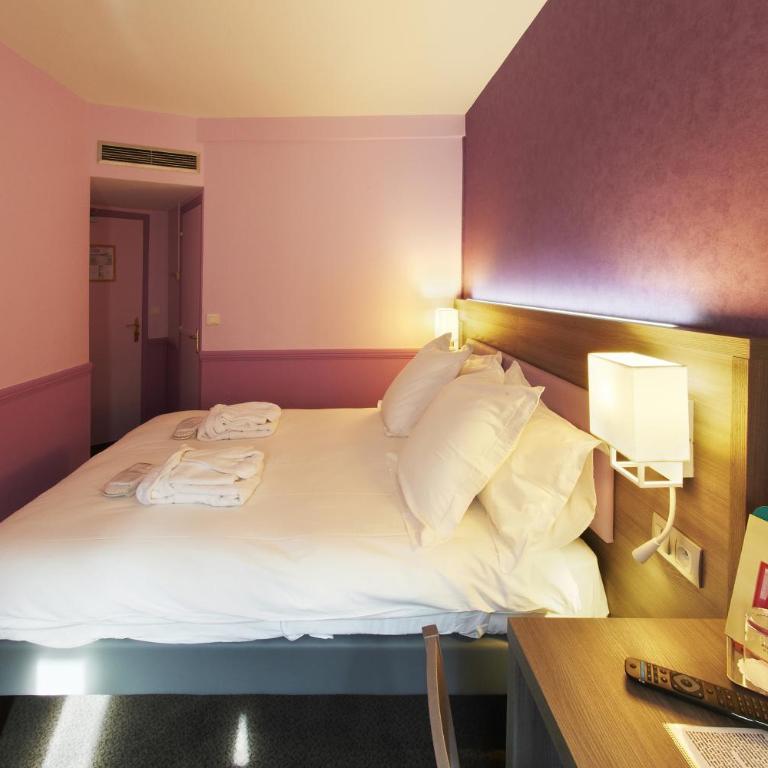 Hôtel Poussin - Chambre Double ou Lits Jumeaux - 5