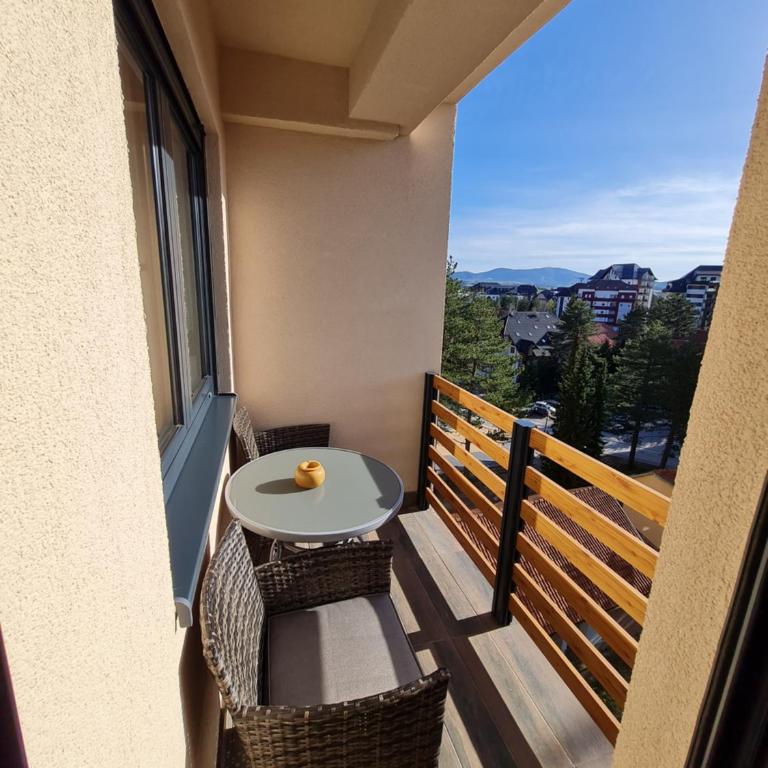 Apartmani Mia&Ana Zlatibor - Apartman s 1 Spavaćom Sobom i Terasom - 3