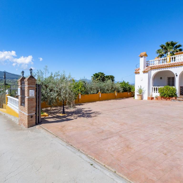 Cubo's Casa María los Javieles - Three-Bedroom House - 46