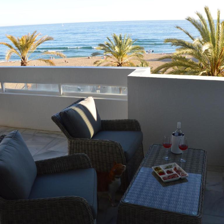 3 Bedroom frontline beach, centre Marbella - Three-Bedroom Apartment - 8