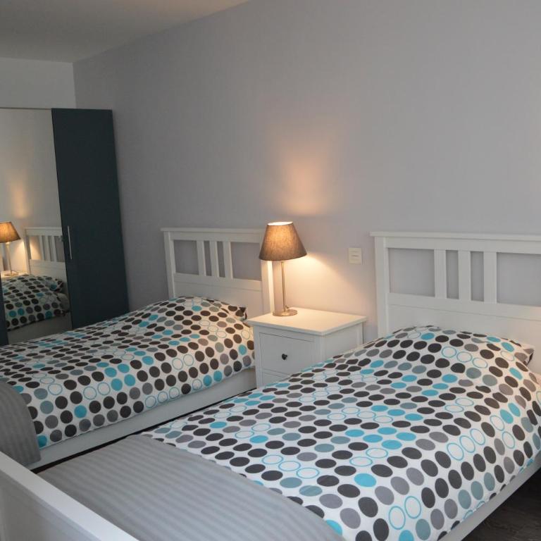 3 Bedroom frontline beach, centre Marbella - Three-Bedroom Apartment - 11