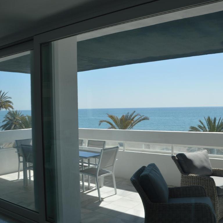 3 Bedroom frontline beach, centre Marbella - Three-Bedroom Apartment - 13