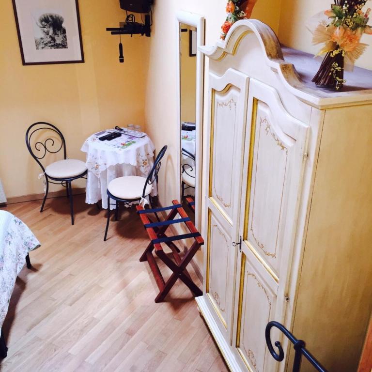Il Timone Lerta - Camera Matrimoniale/Doppia con Letti Singoli con Bagno - 1
