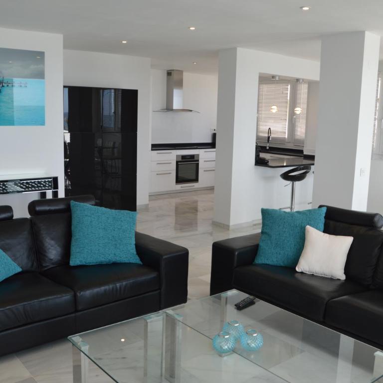 3 Bedroom frontline beach, centre Marbella - Three-Bedroom Apartment - 23