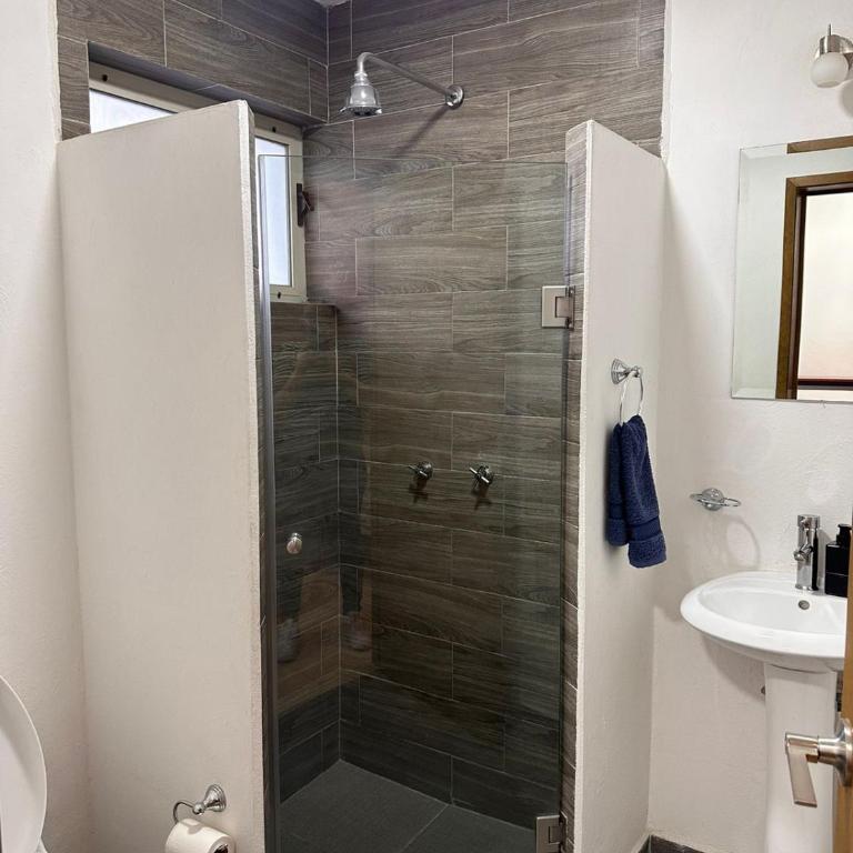 Casa Norte - Habitación Doble con baño privado - 1 o 2 camas - 5
