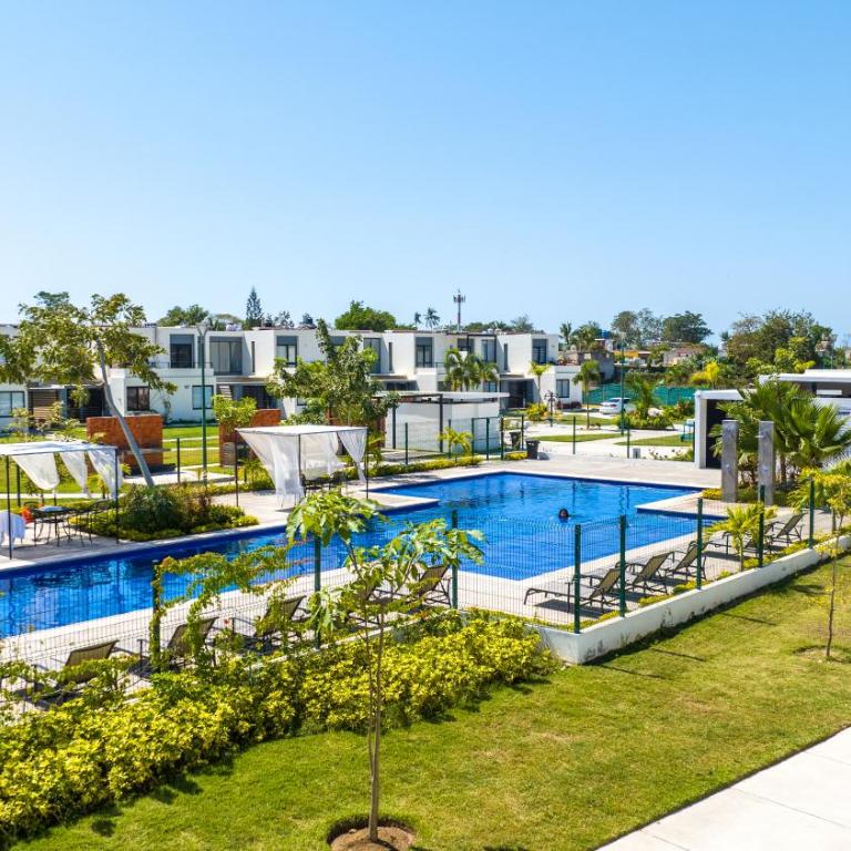 Alberca 3 recámaras 3 baños Aeropuerto cerca - Three-Bedroom House - 13