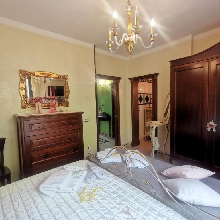 Queen's Luxurious House - Camera Tripla Standard - 7