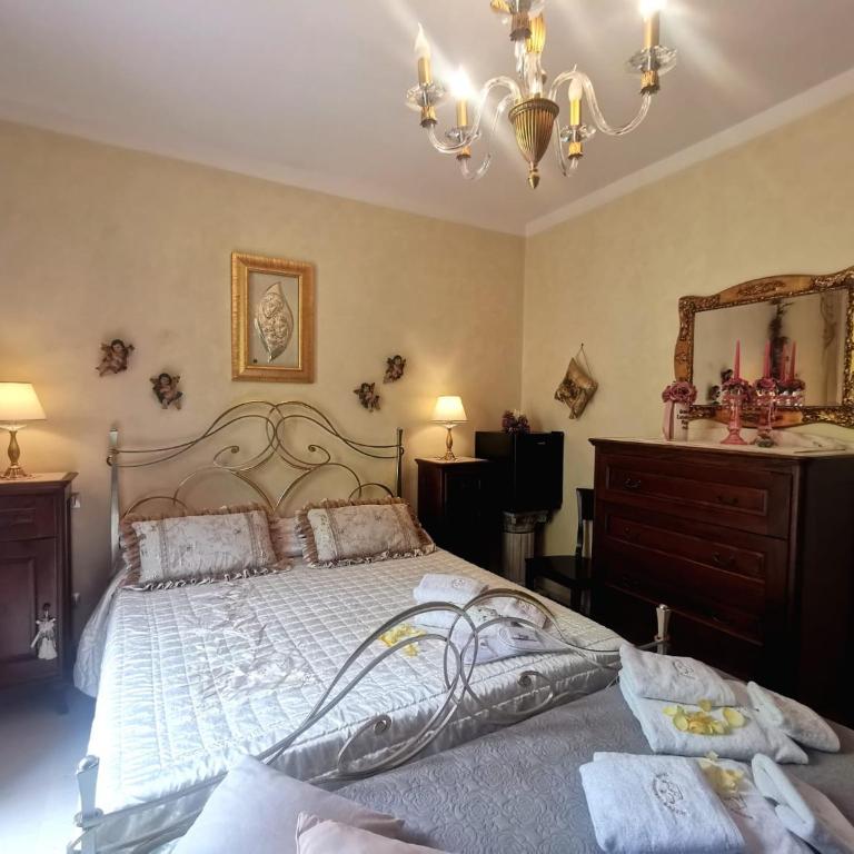 Queen's Luxurious House - Camera Tripla Standard - 10