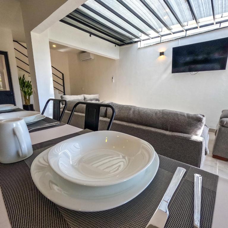 Alberca 3 recámaras 3 baños Aeropuerto cerca - Three-Bedroom House - 41