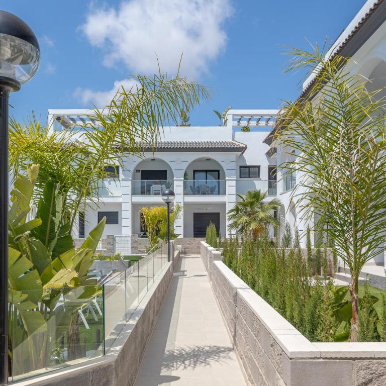 Enora Garden Quesada 16 - Two-Bedroom Apartment - 21