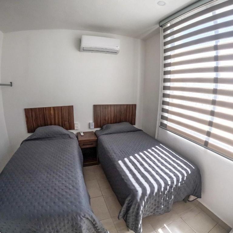 Alberca 3 recámaras 3 baños Aeropuerto cerca - Three-Bedroom House - 58