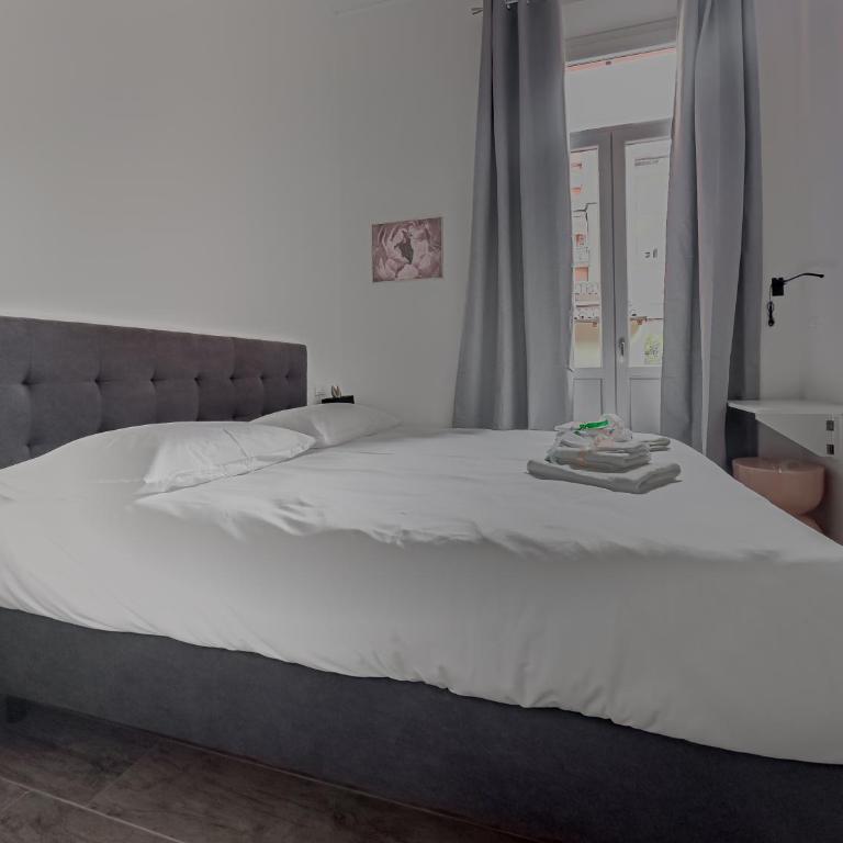 Realkasa Galliera Home & Suites - Camera Matrimoniale con Balcone - 6