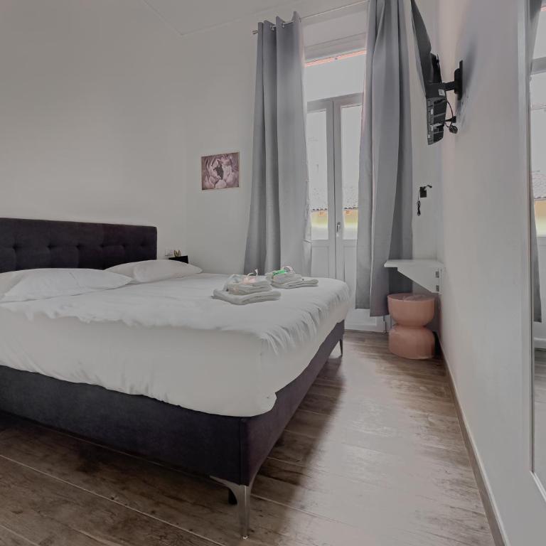 Realkasa Galliera Home & Suites - Camera Matrimoniale con Balcone - 4