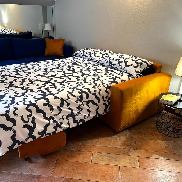Attico in Piazza Matteotti - Appartamento con 2 Camere da Letto e Vista Lago - 18
