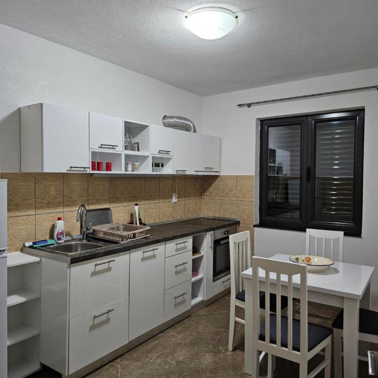 Apartments Vraneš Tivat - Apartman sa 2 Spavaće Sobe - 2