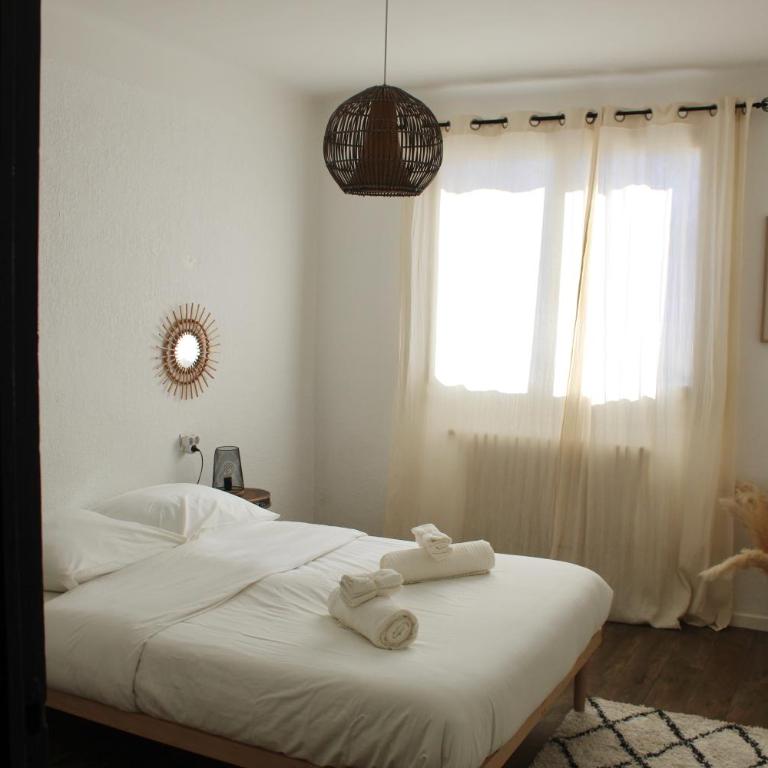 T2 60m2, Centre Ville, Parking Gratuit, Terrasse, Proche Tram, à seulement 15mn des Plages - One-Bedroom Apartment - 22