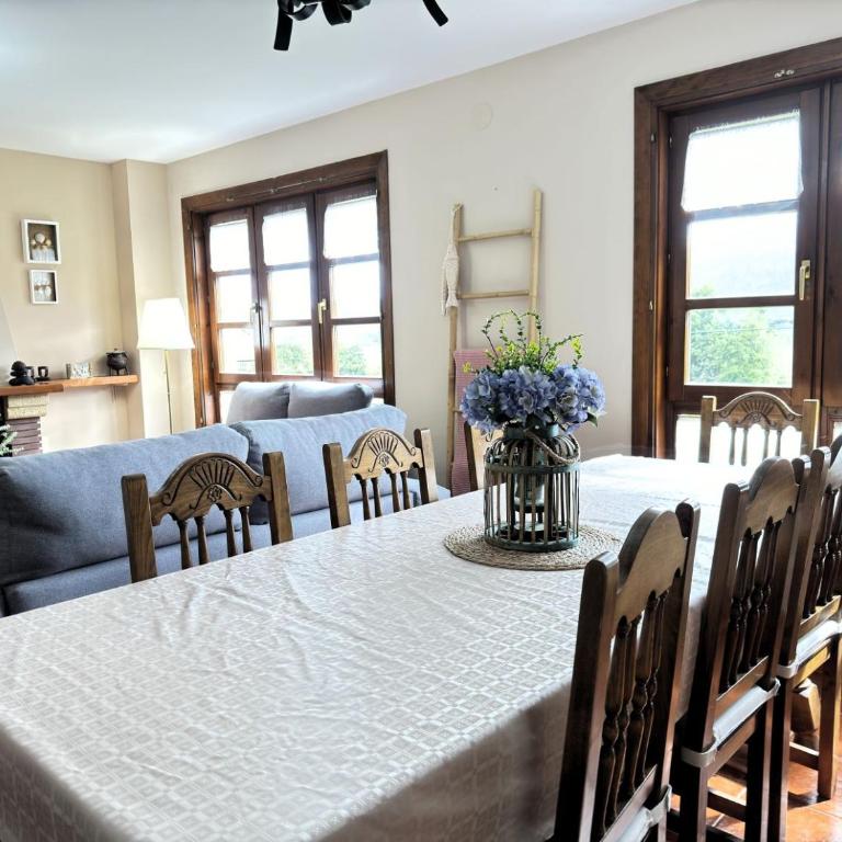 Los Robles Andrin - Three-Bedroom House - 5
