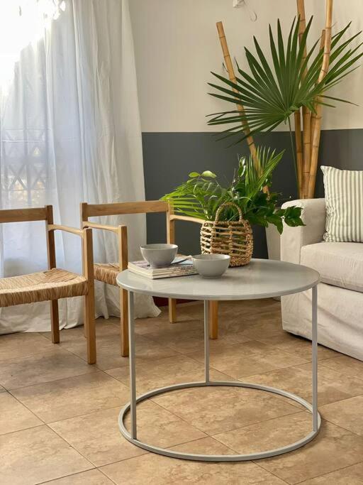 Alegre, luminoso, con todos los detalles y cochera - Apartamento de 2 dormitorios - 4