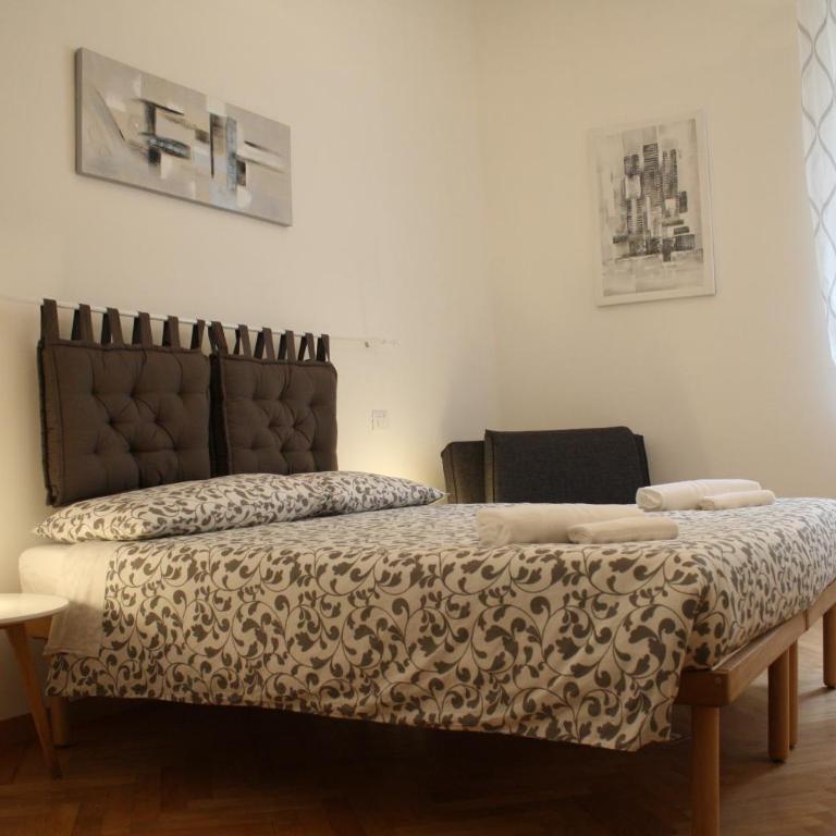 Casa Mia - NO Reception - Camera Tripla con Bagno in Comune - 1