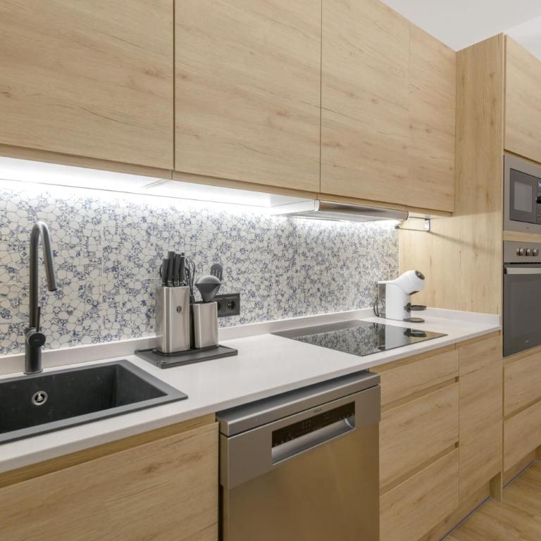 Gran Vía Capitals Residences - by MONARO - Apartamento con vistas y balcón - 8