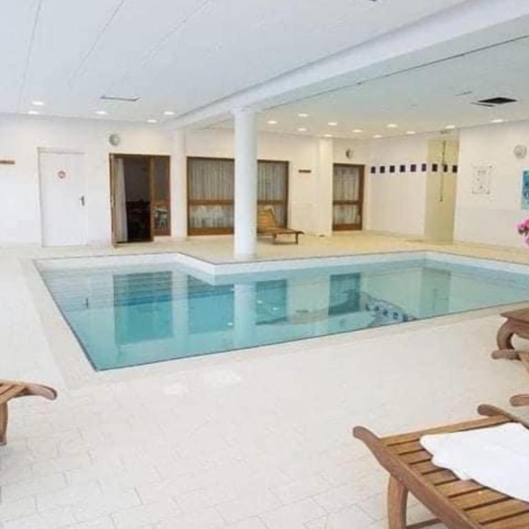 Appartement 4 personnes avec piscine intérieure - One-Bedroom Apartment - 8