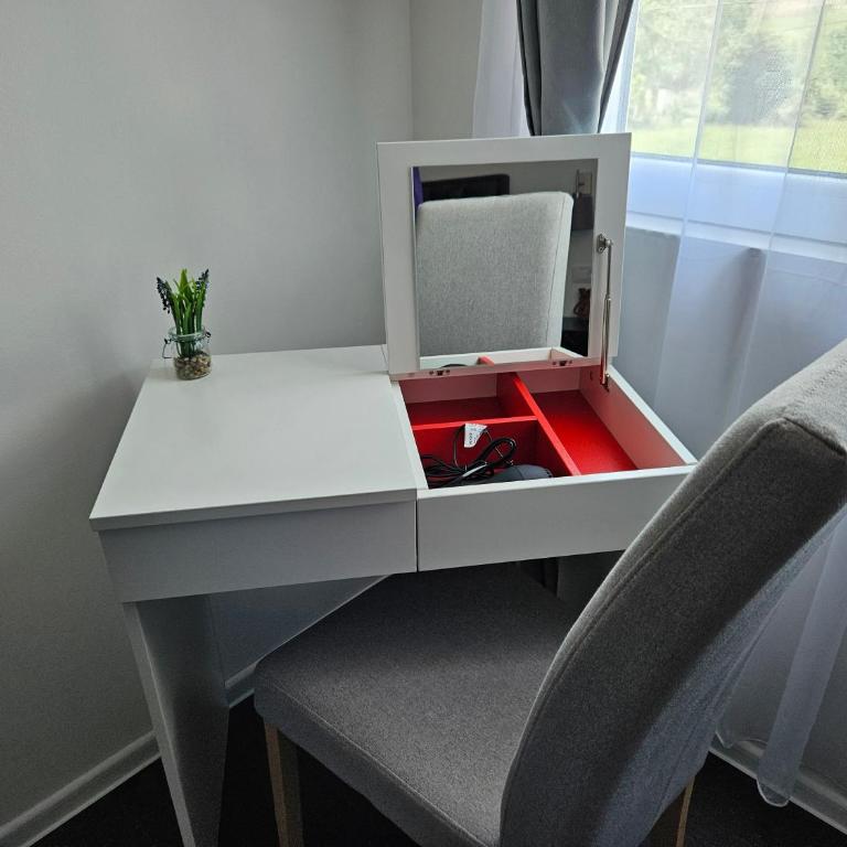 Rodjaci sa sela - Deluks Apartman s 1 Spavaćom Sobom i Pogledom na Vrt - 12