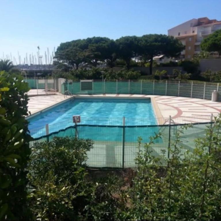 Studio - piscine, proche de la plage et du port - Estudio - 1