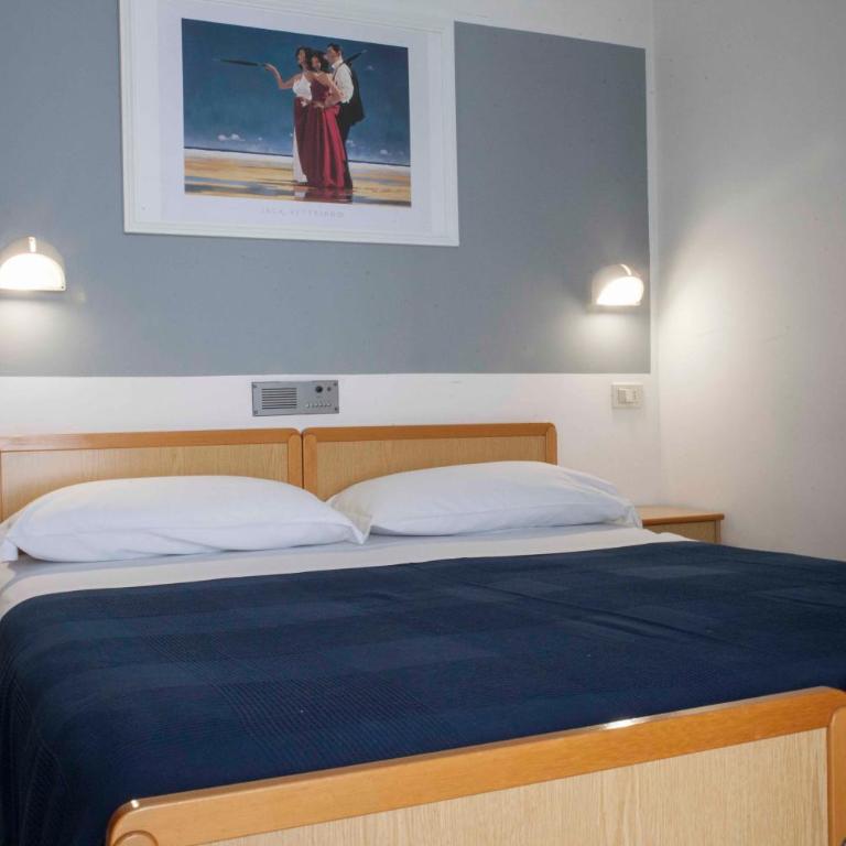 Hotel Villa Lina ANGOLO VIALE DANTE - Comfort Triple Room - 5
