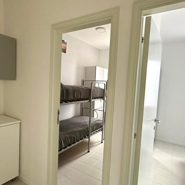 M095 - Marcelli, trilocale ristrutturato a 100 m dal mare - Two-Bedroom Apartment - 9