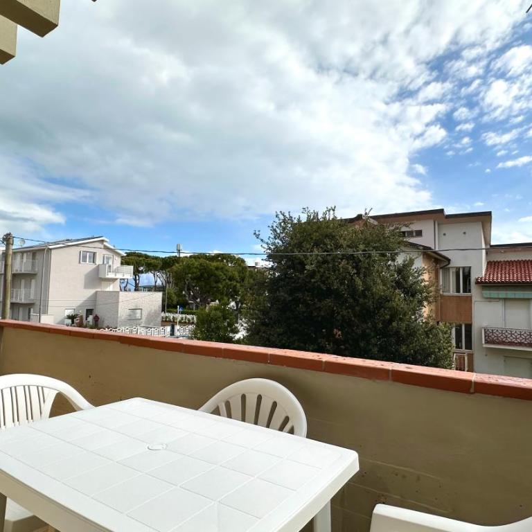 M095 - Marcelli, trilocale ristrutturato a 100 m dal mare - Two-Bedroom Apartment - 2