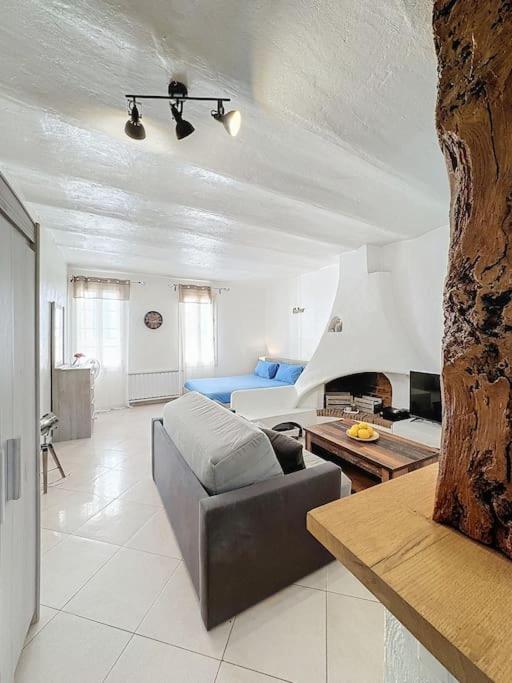 Loft Spacieux au Cœur du Village - Studio Supérieur - 18