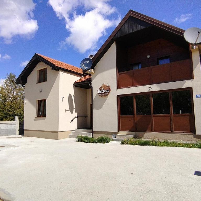 Vila&Apartments Helena - Dvokrevetna Soba sa Bračnim Krevetom i Pogledom na Park - 1